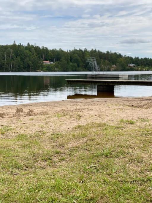 Mysigt Hus Med Natur & Jacuzzi I Olofstorp Göteborg Zewnętrze zdjęcie
