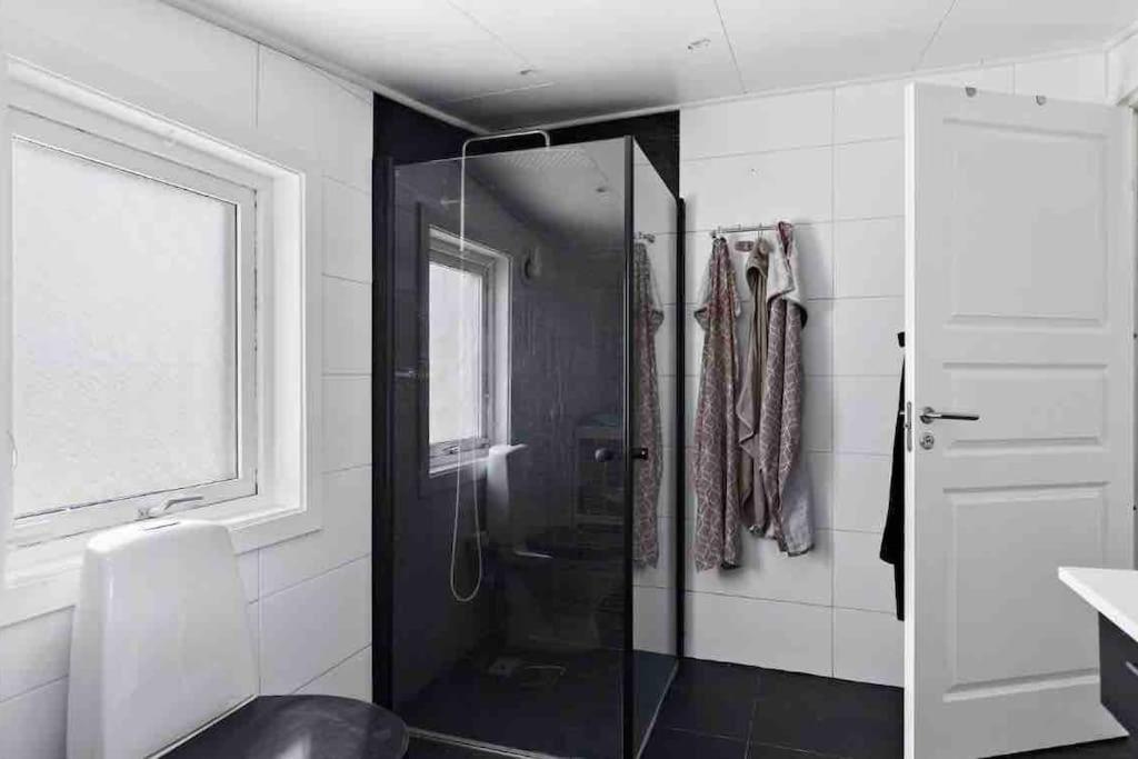 Mysigt Hus Med Natur & Jacuzzi I Olofstorp Göteborg Zewnętrze zdjęcie