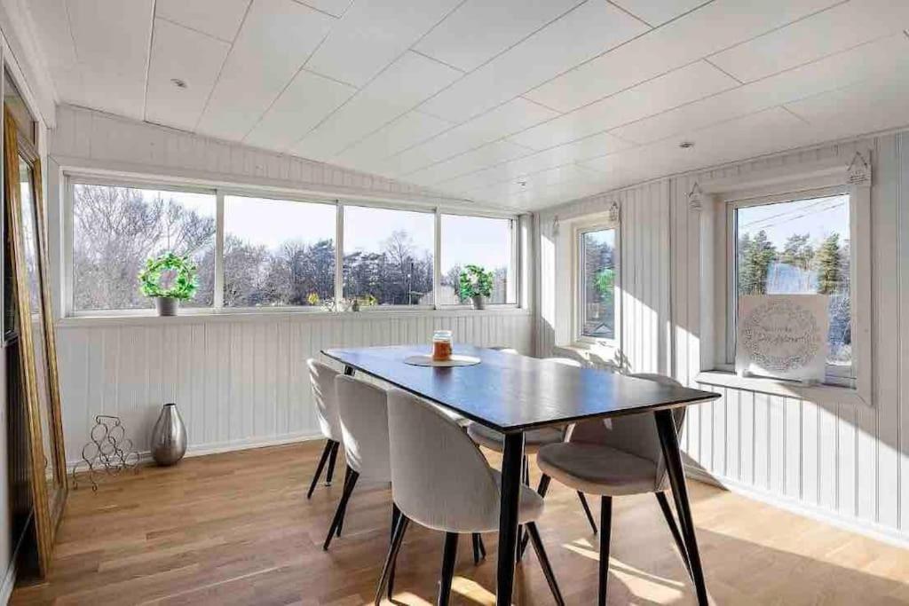 Mysigt Hus Med Natur & Jacuzzi I Olofstorp Göteborg Zewnętrze zdjęcie