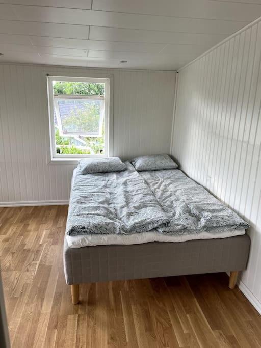 Mysigt Hus Med Natur & Jacuzzi I Olofstorp Göteborg Zewnętrze zdjęcie